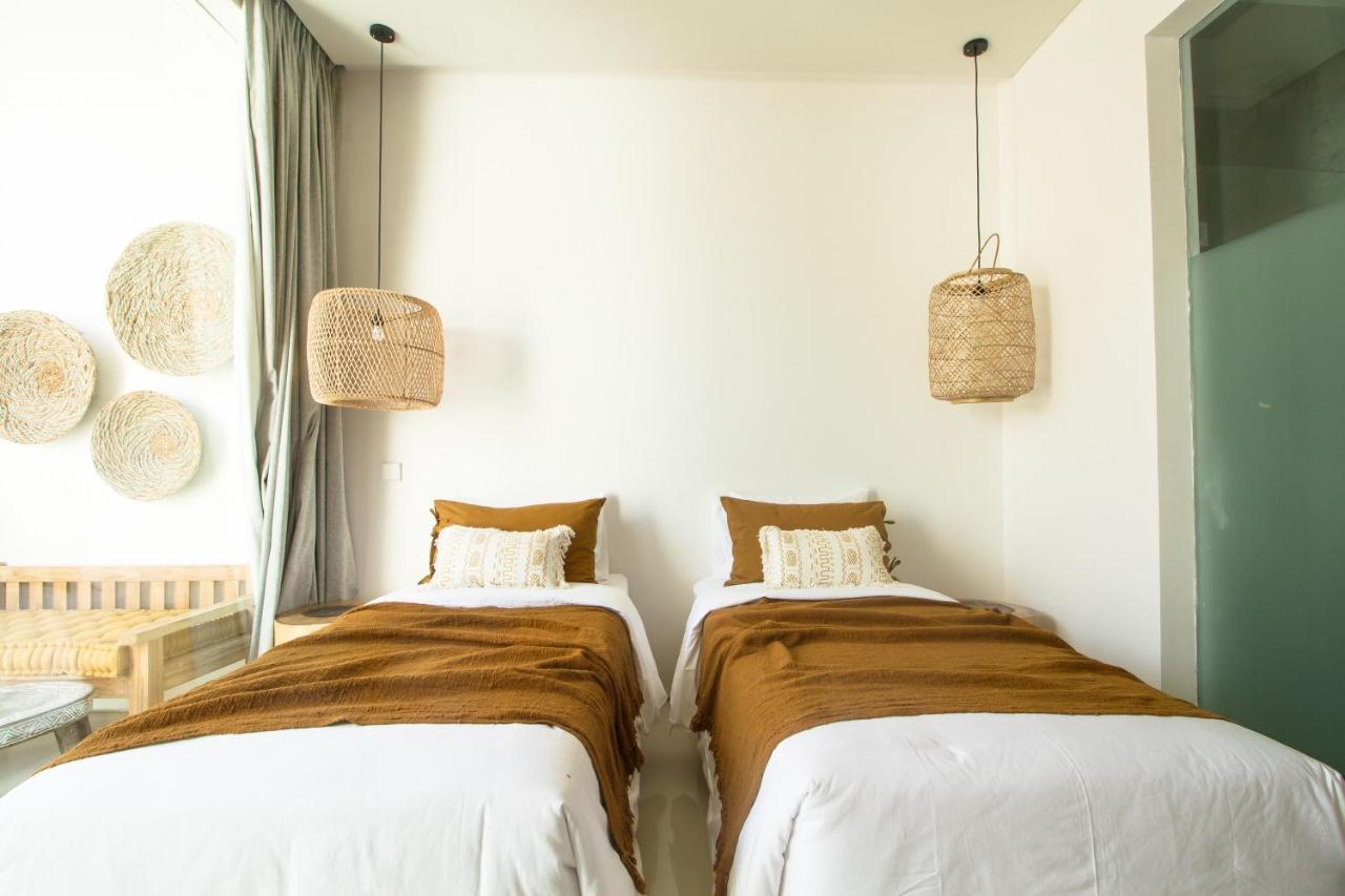Pelangi 148 Beach Suites Семиняк Екстериор снимка