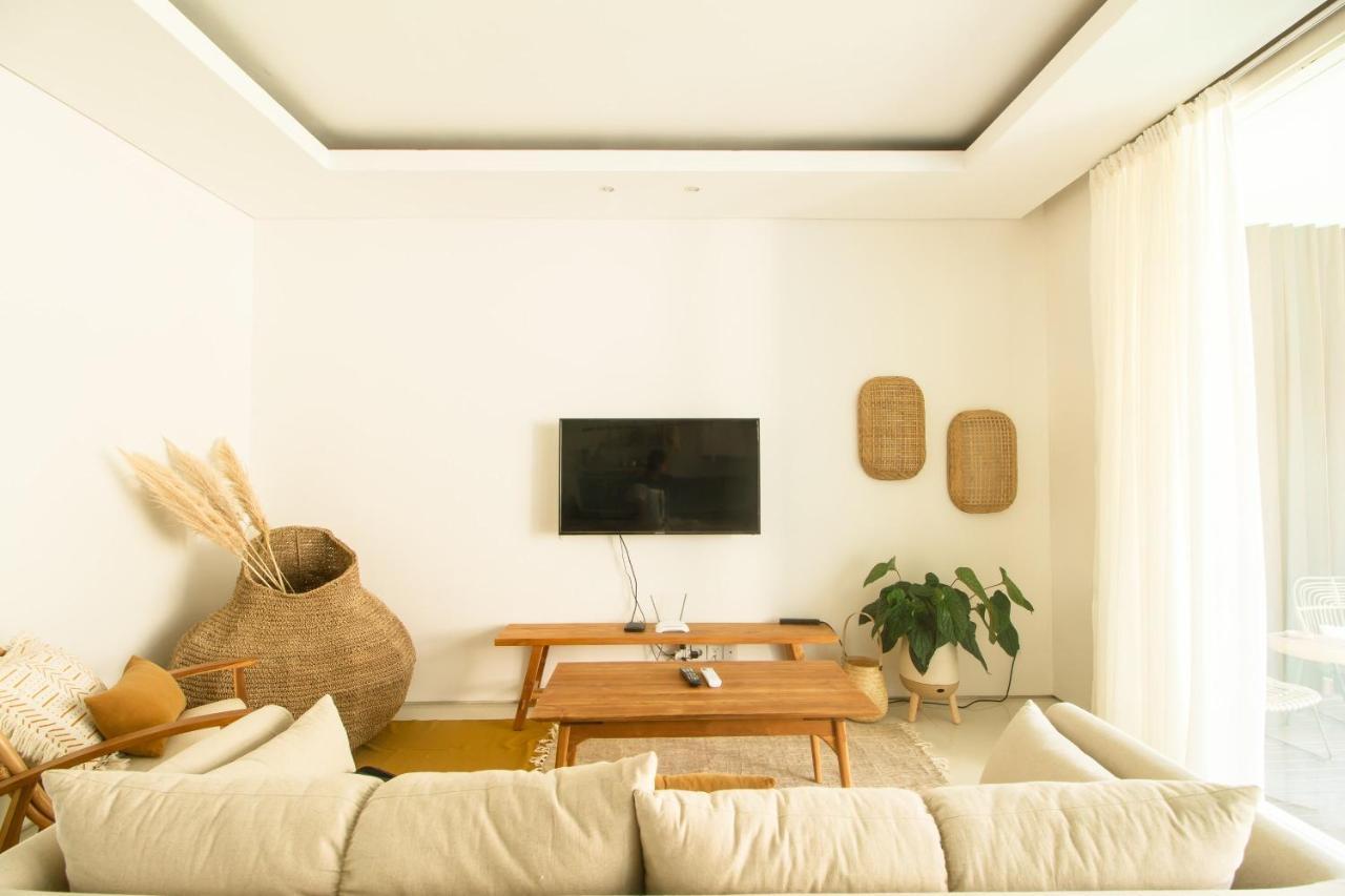 Pelangi 148 Beach Suites Семиняк Екстериор снимка