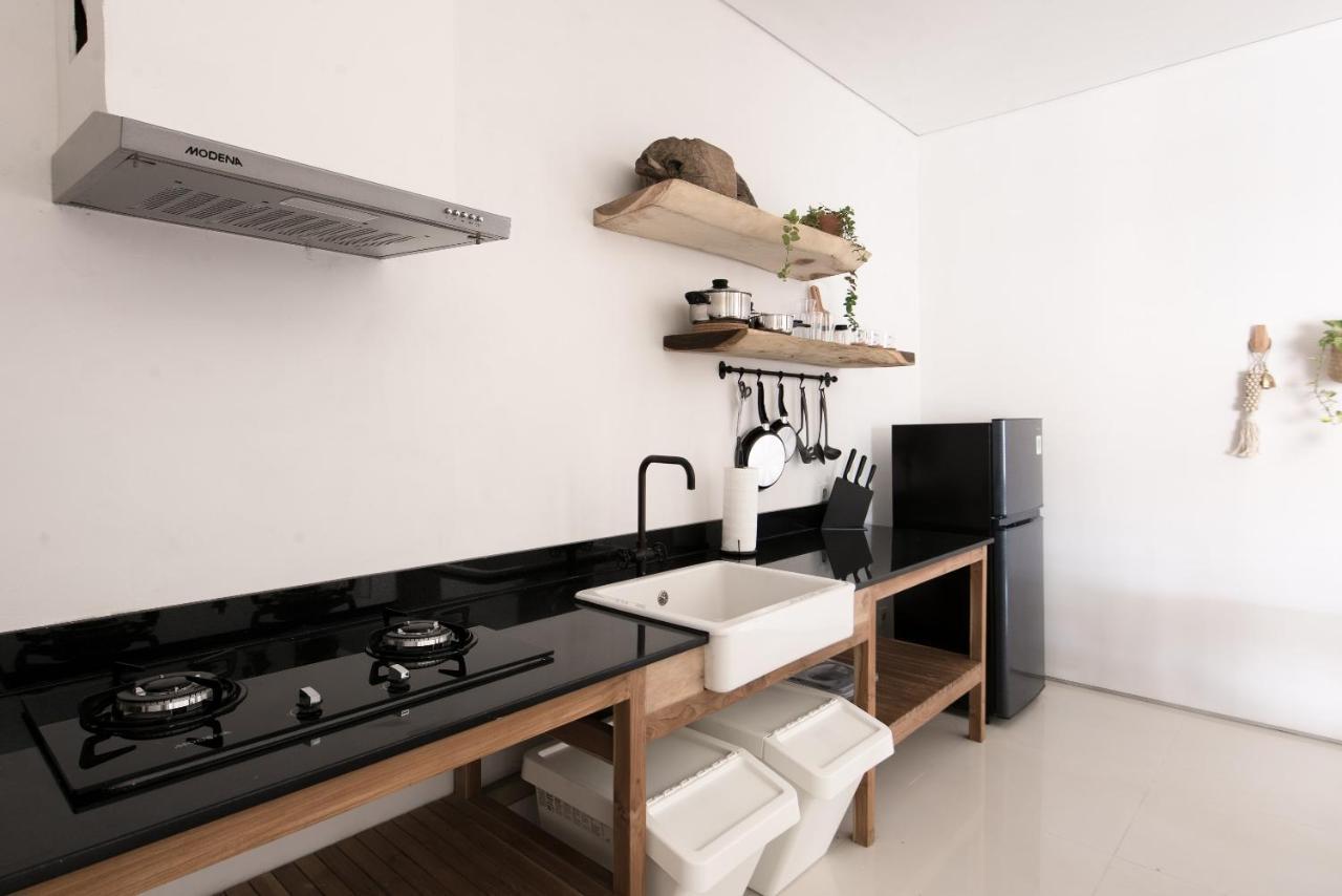 Pelangi 148 Beach Suites Семиняк Екстериор снимка