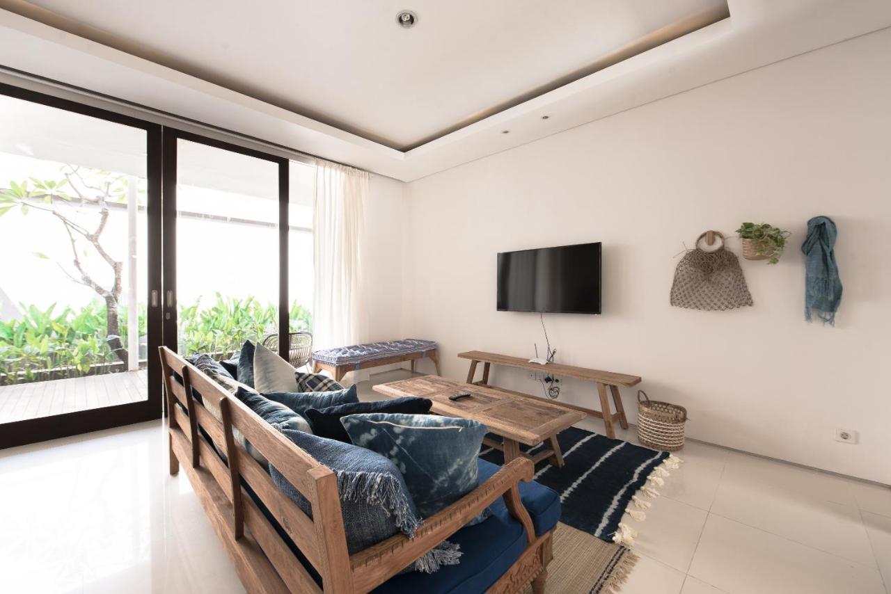 Pelangi 148 Beach Suites Семиняк Екстериор снимка