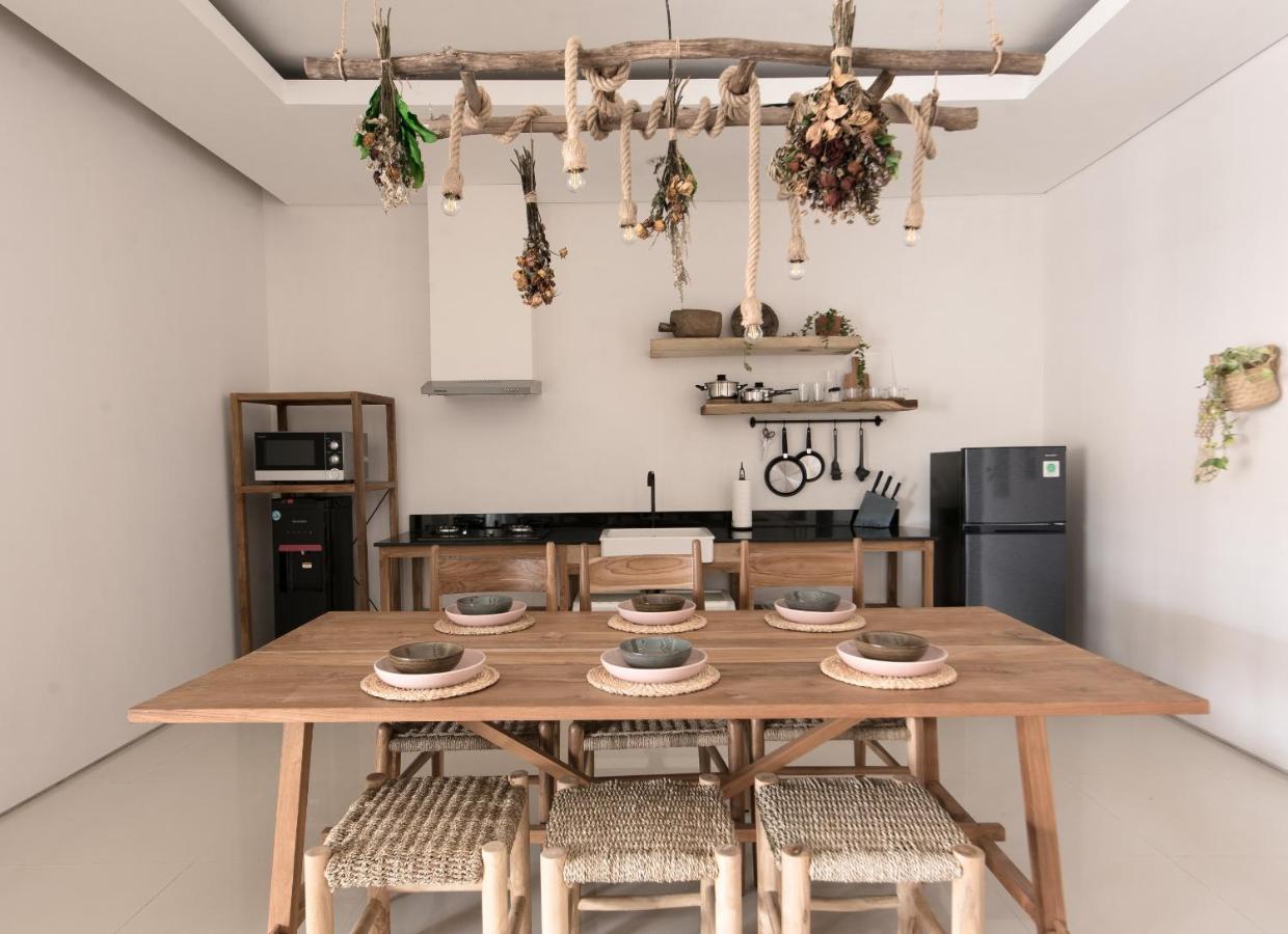 Pelangi 148 Beach Suites Семиняк Екстериор снимка
