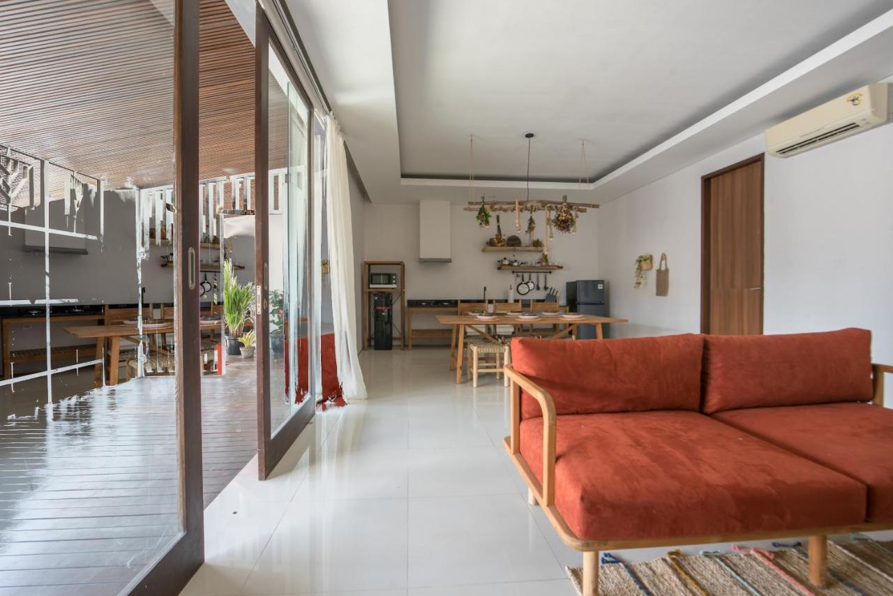 Pelangi 148 Beach Suites Семиняк Екстериор снимка