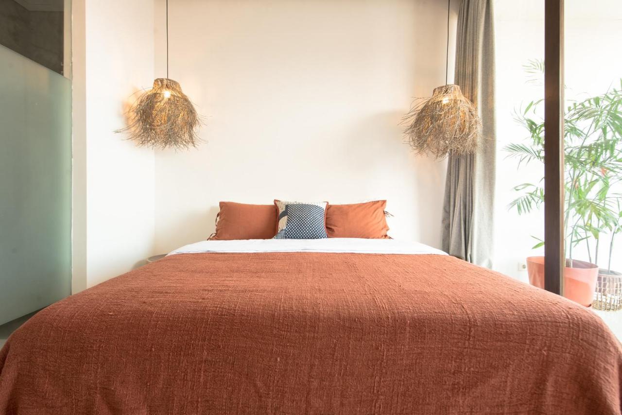 Pelangi 148 Beach Suites Семиняк Екстериор снимка