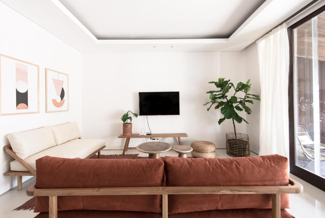 Pelangi 148 Beach Suites Семиняк Екстериор снимка